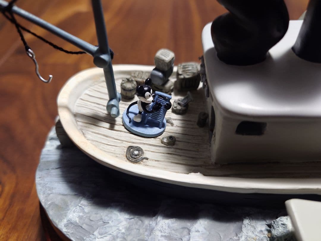 WDCC ウォルトディズニー 蒸気船ウィリー　ミッキーフィギュア付き