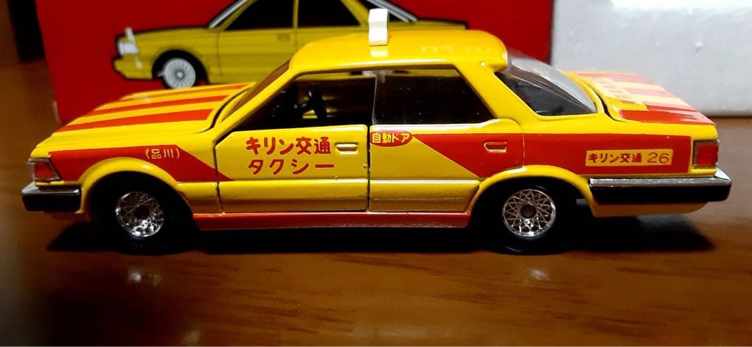 トミカ　ダンディ　 日産　グロリア　タクシー　DJ-014 1/43