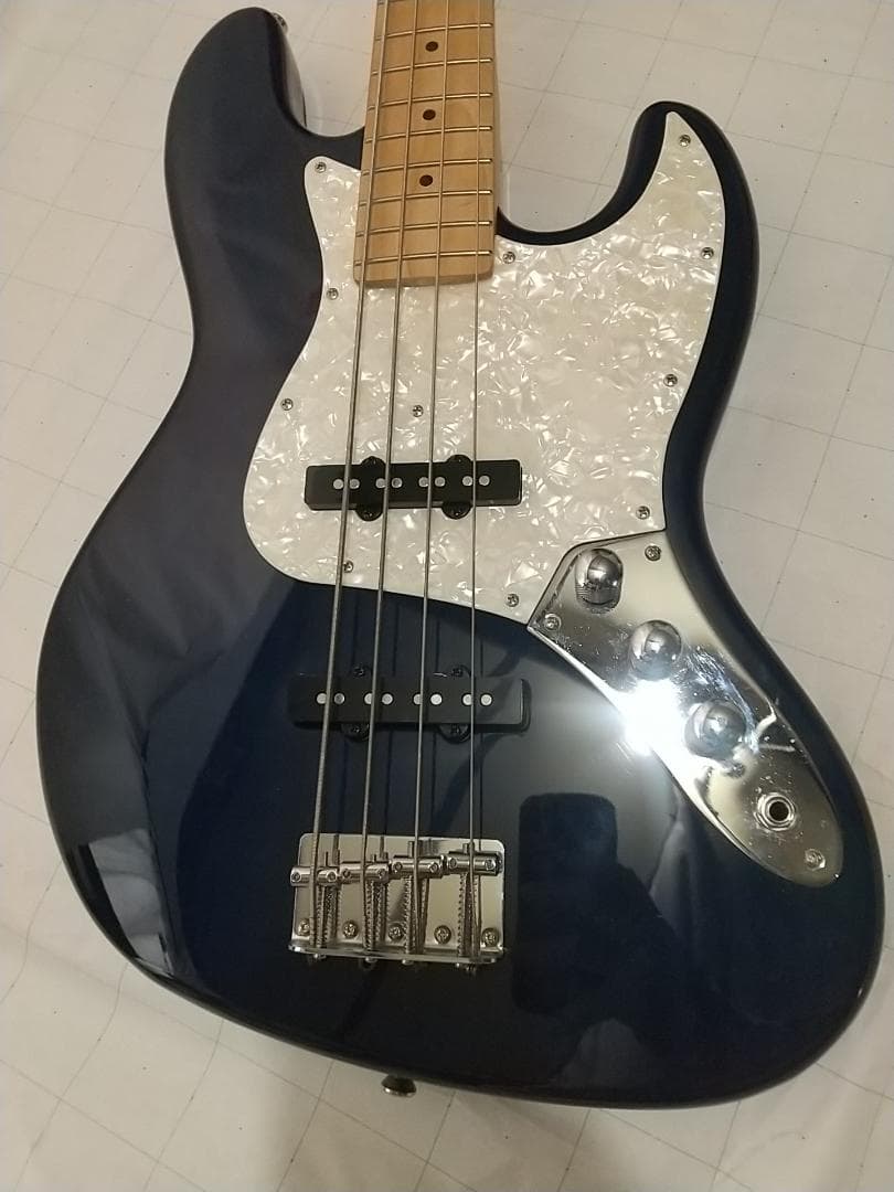 mavisエレキベース