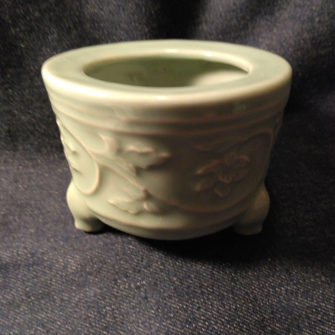 青磁焼　銀蓋　花模様の陶器香炉　骨董　お香