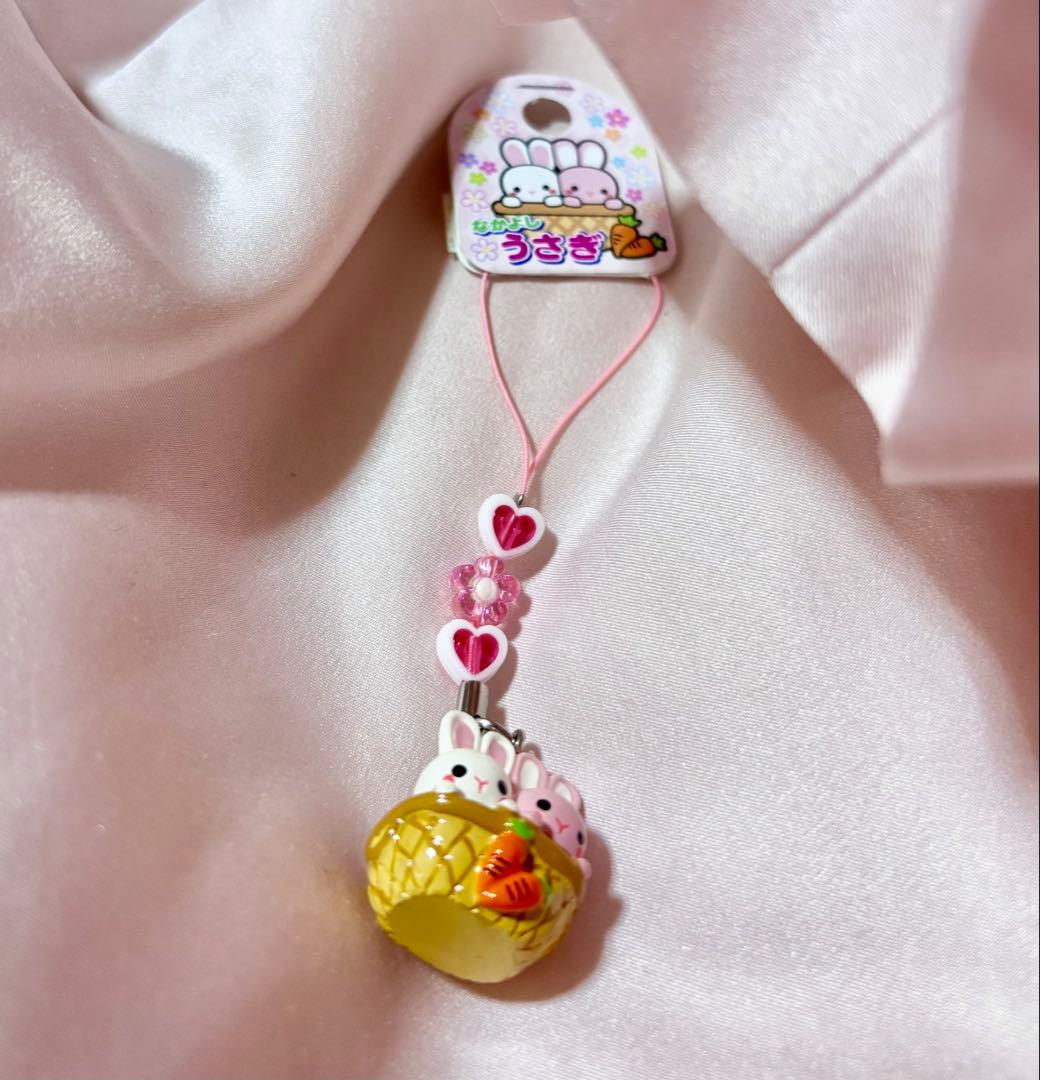新品未使用　なかよし　うさぎ　ストラップ