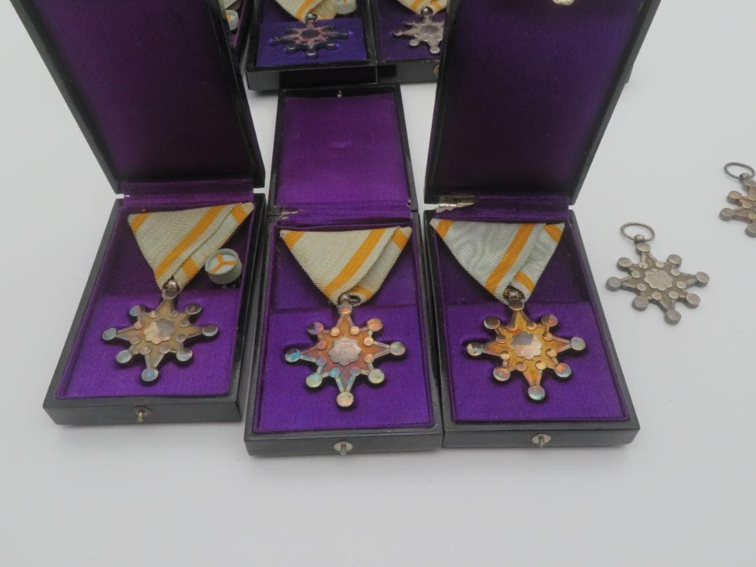 A16. 勲七等瑞宝章　勲八等瑞宝章 記章 勲章 銀メダル9点