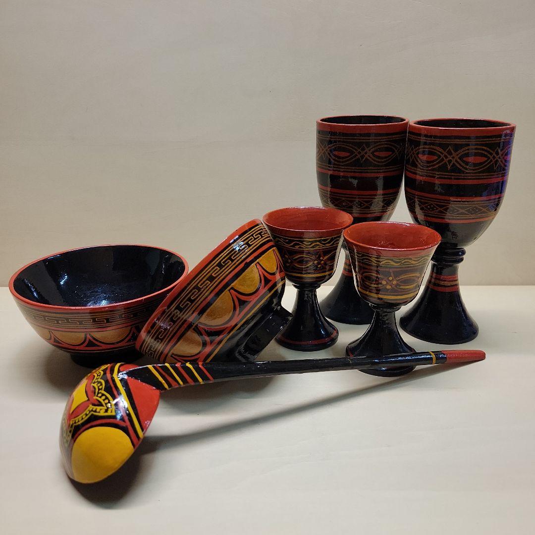 中国彝族(イ族）　少数民族　食器（木製）伝統工芸品　8点セット
