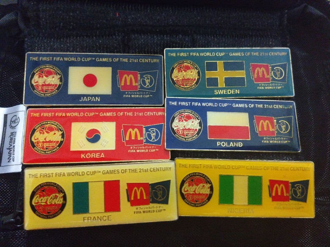 ピンバッジセット ケース付 サッカー2002日韓W杯