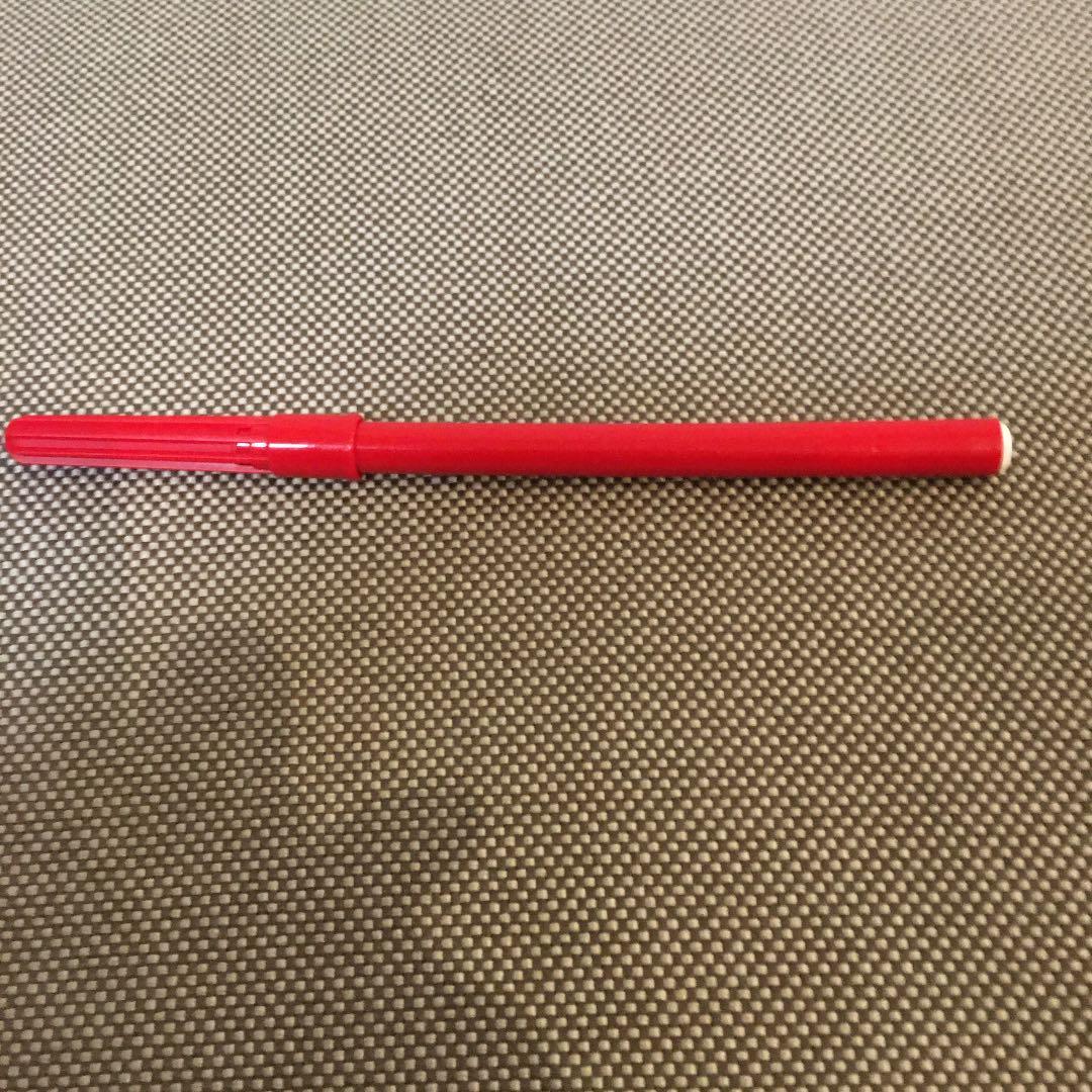 赤いペン