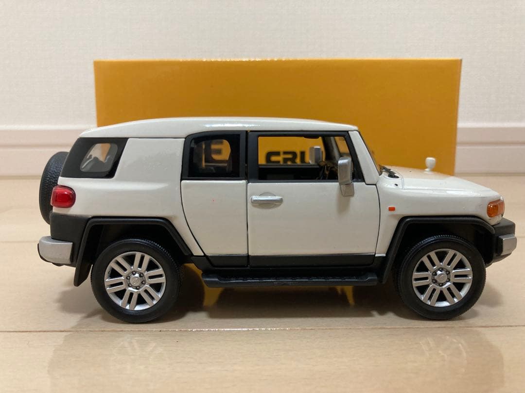 トヨタFJクルーザー　非売品　色見本