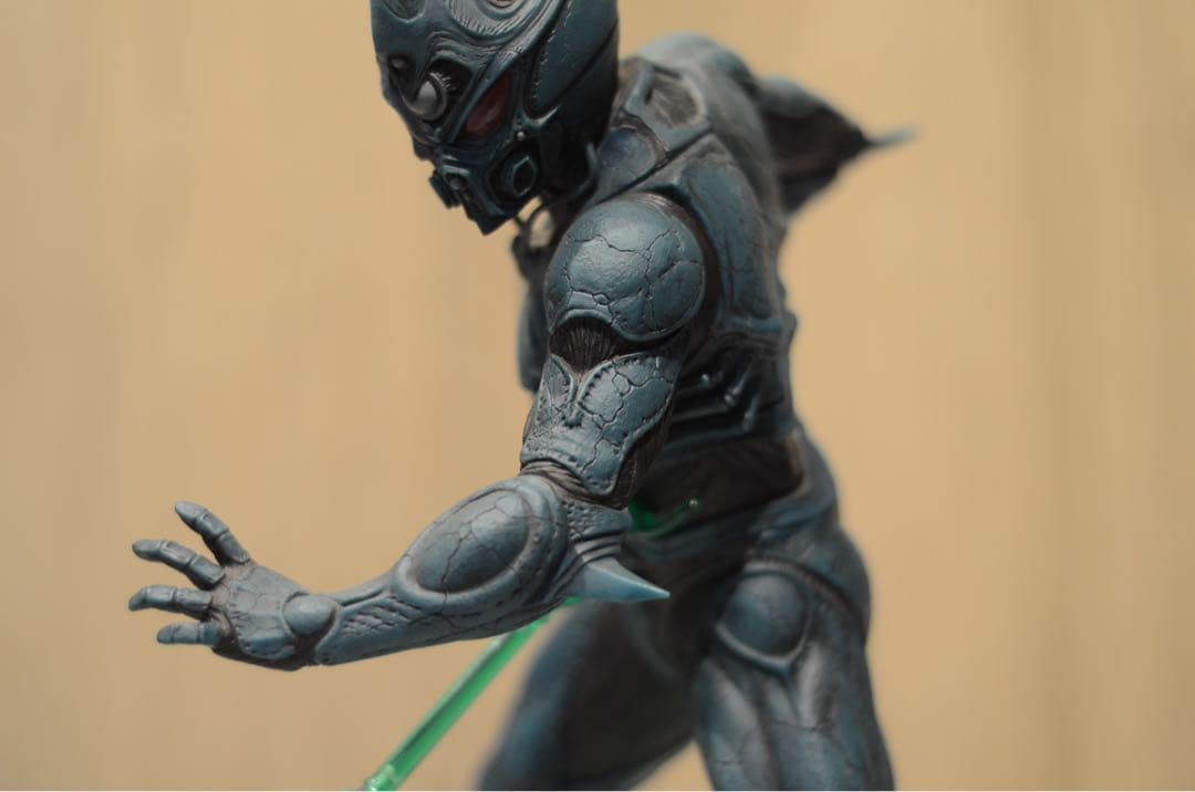 実写版 強殖装甲ガイバー 34cm 塗装済み 映画版 GUYVER フィギュア