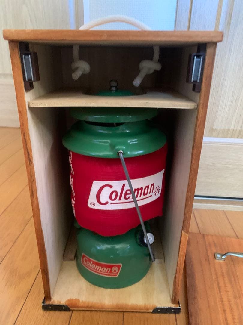 美品　Coleman ランタン コールマン　カエル　おまけ付き　ケース　蛙色