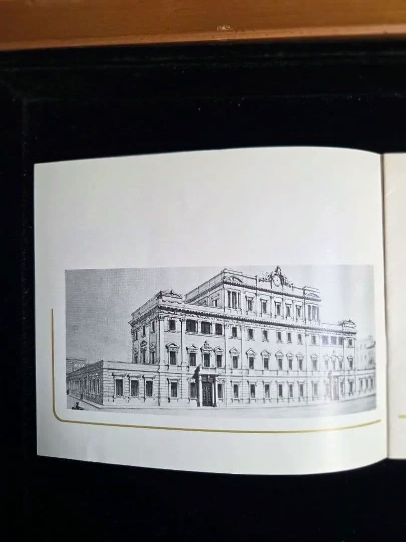 (稀少)イタリア共和国　銀貨と記念貨入りミントセット　11枚　1981