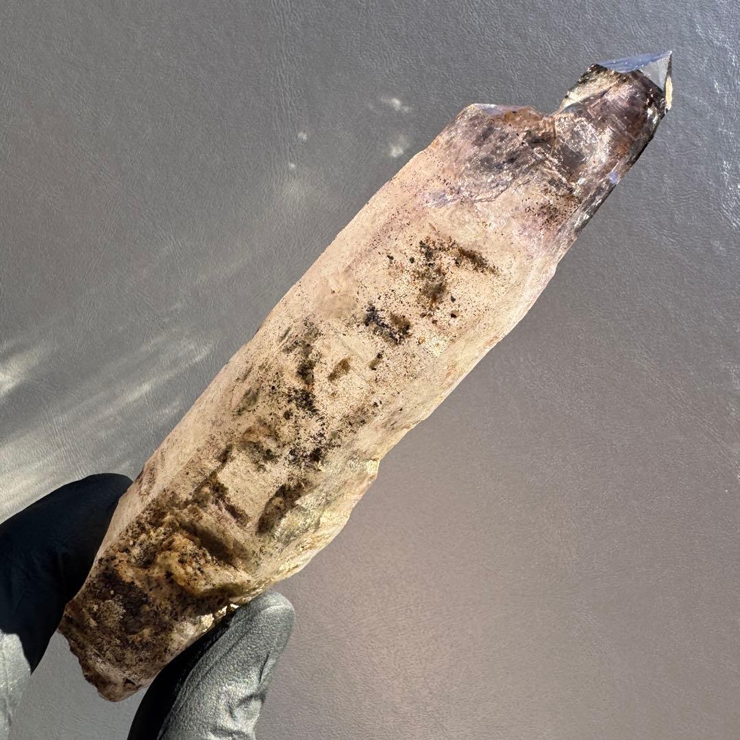 ワンドのようなシャンガンアメジスト ジンバブエ産 原石 鉱物標本