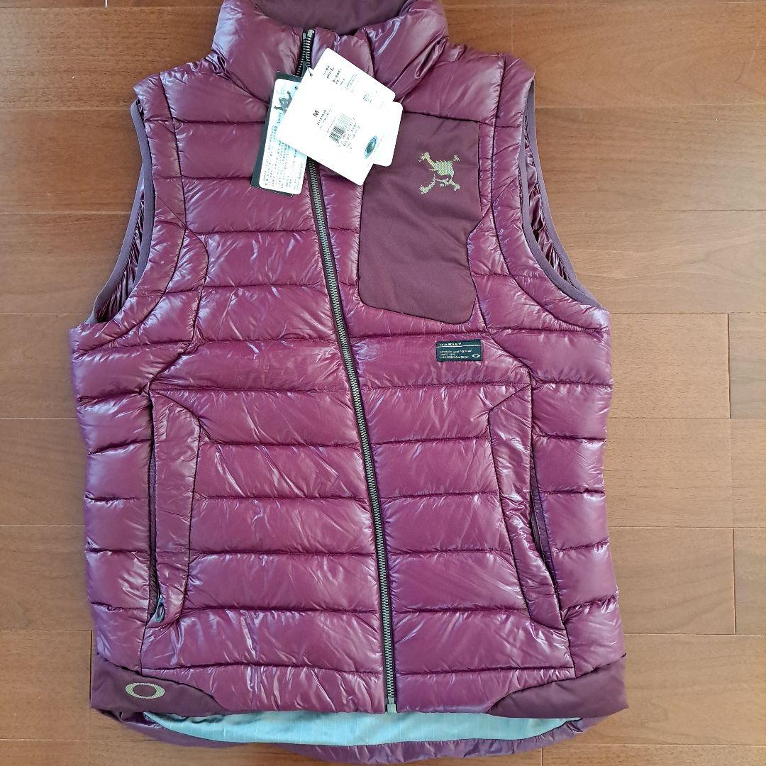 オークリーゴルフ　OAKLEY　ダウン　ベスト　Ｍサイズ