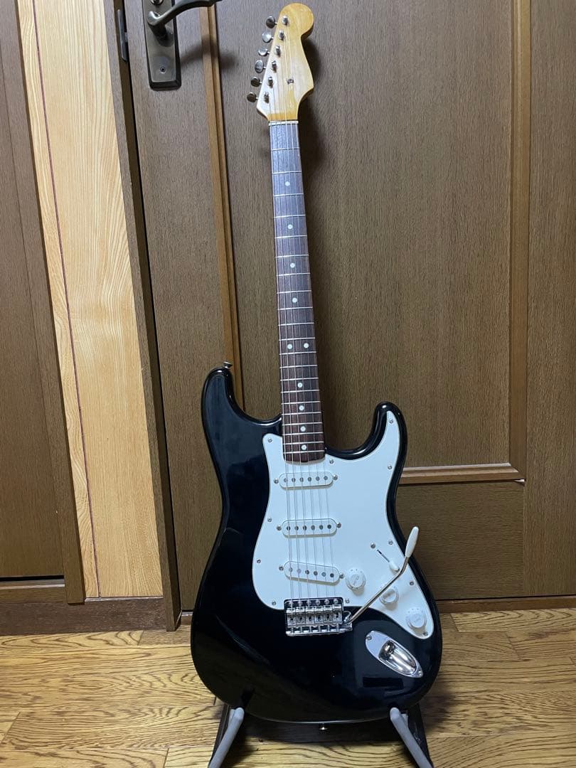 フェルナンデス　リバイバルシリーズ　RST64 ストラトキャスター　消えロゴ