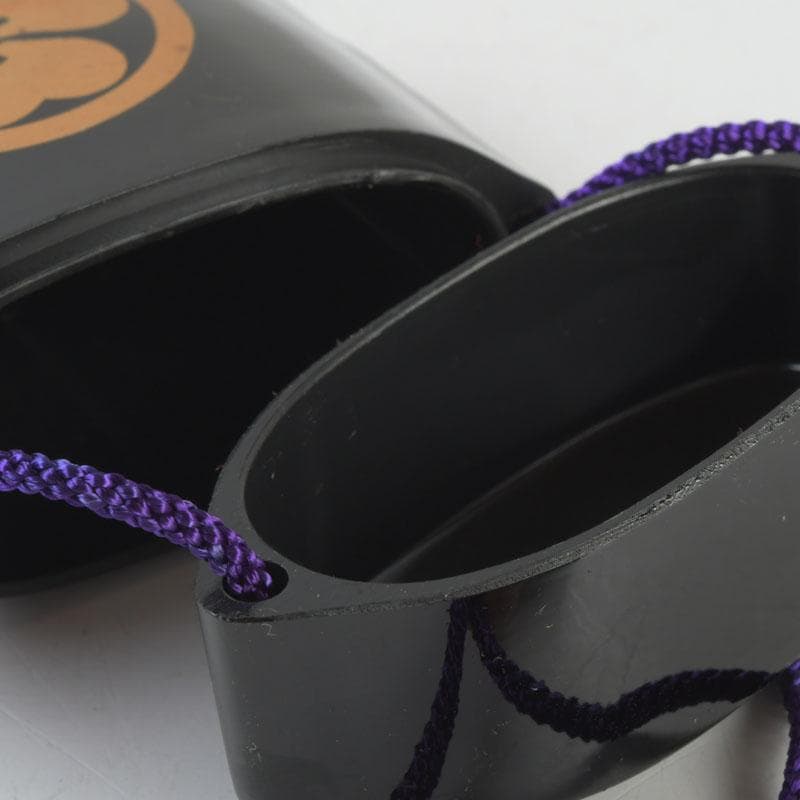 時代提げ物　黒漆　三つ葉葵蒔絵　印籠　薬入　根付　緒締め玉　C　9455