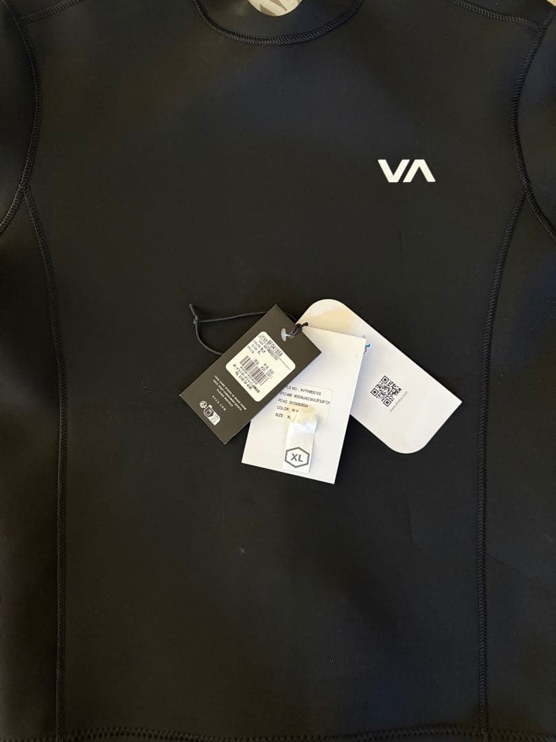 RVCA ブラック 長袖タッパー 背面ジッパー付き