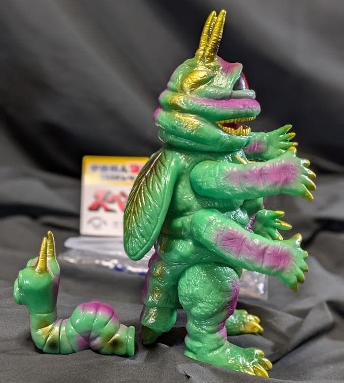 バクラー＋寄生虫「スペクトルマン」登場怪獣（メディコムトイ）蓄光ソフビフィギュア