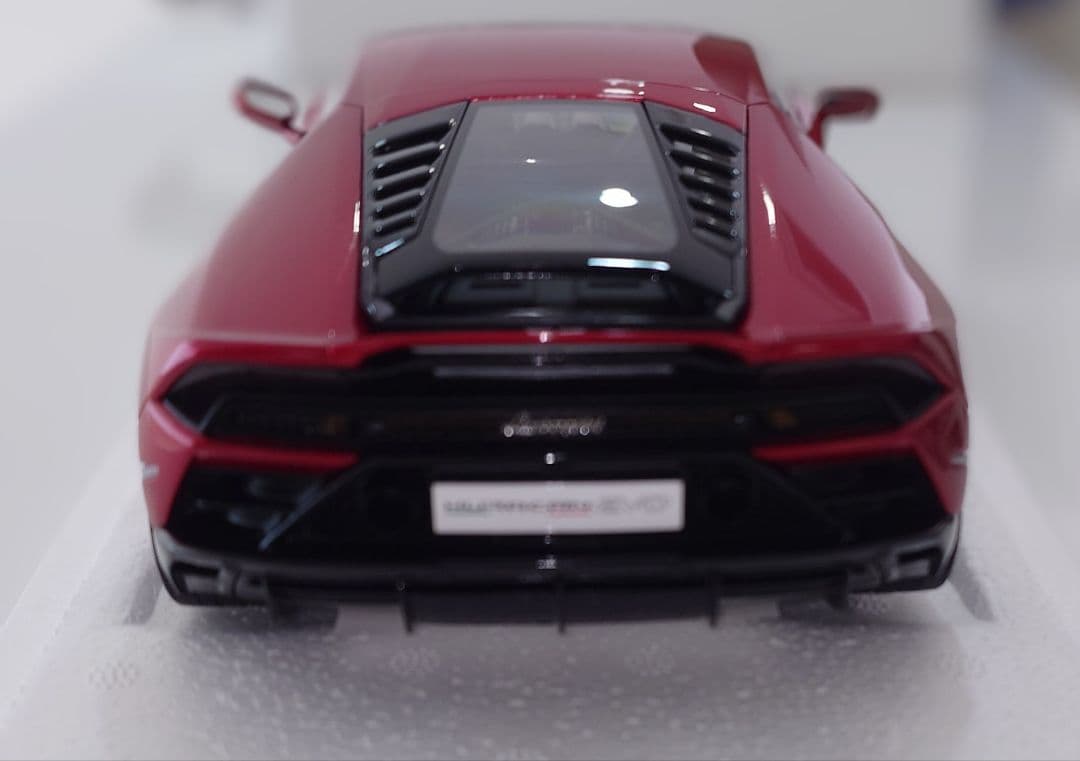 Lamborghini Huracán EVO レッド1/18【AUTOART】