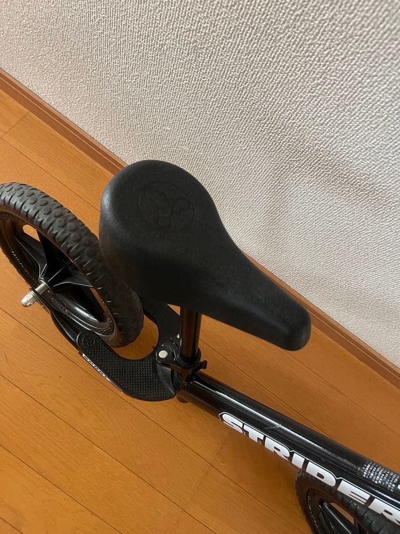 ストライダー スポーツモデル 12インチ ブラック 【日本正規品】美品