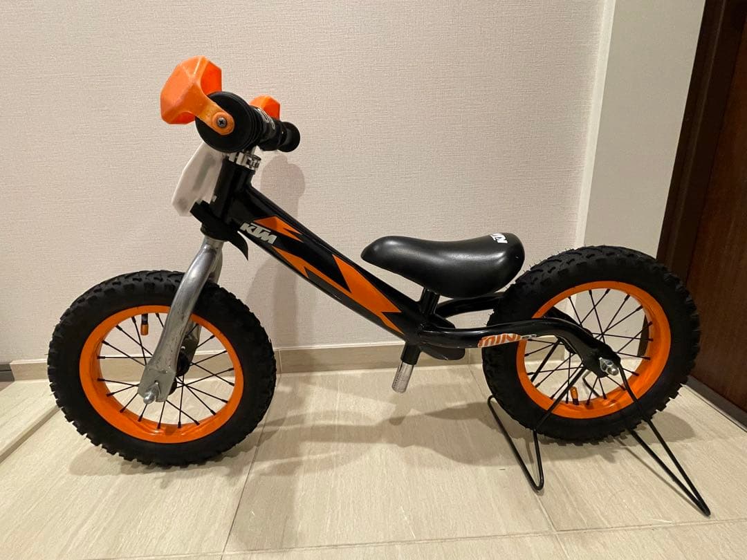 KTM　トレーニングバイク　2019年式　キックバイクスタンド付属　状態綺麗です
