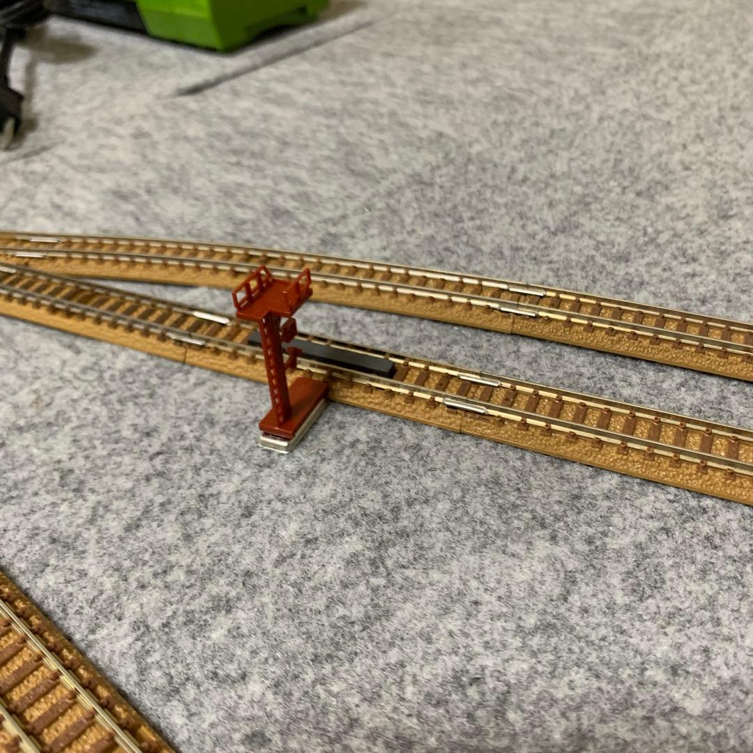 Nゲージ　トミックス製　跨線橋と機関庫のある複線ローカルレイアウトセット！