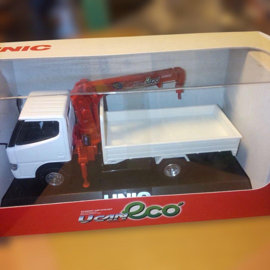 UNIC ユニックエコ クレーン付きトラック　　1/43