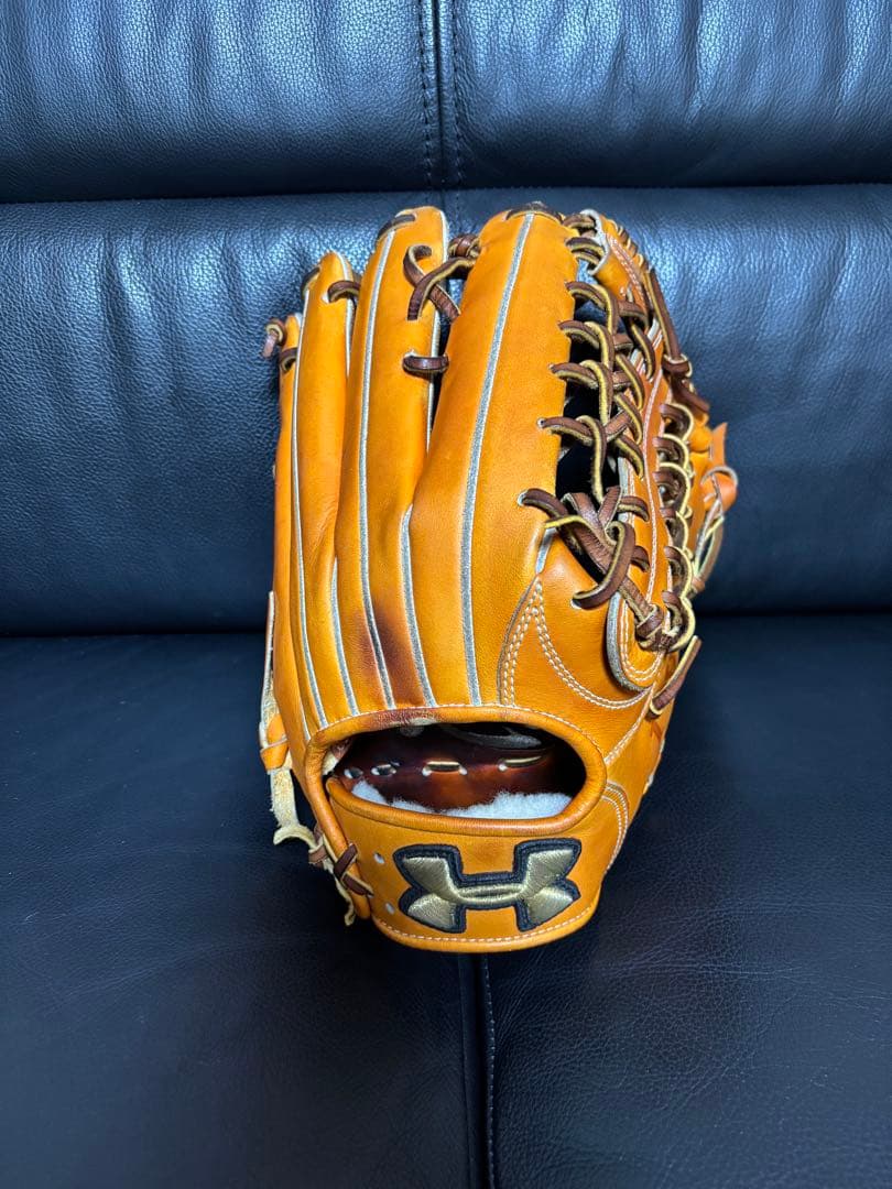 六*衛様 アンダーアーマー の硬式外野手