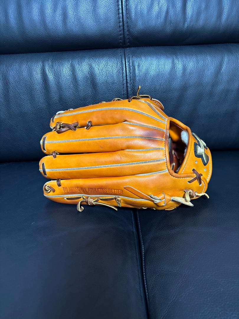 六*衛様 アンダーアーマー の硬式外野手