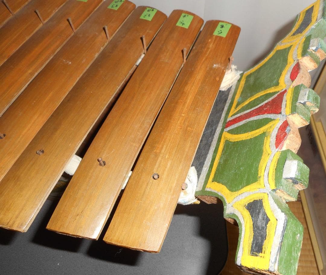 【希少美品・フィリピン民族楽器・手工品】パッタラー（竹琴）18音・専用バチ付き