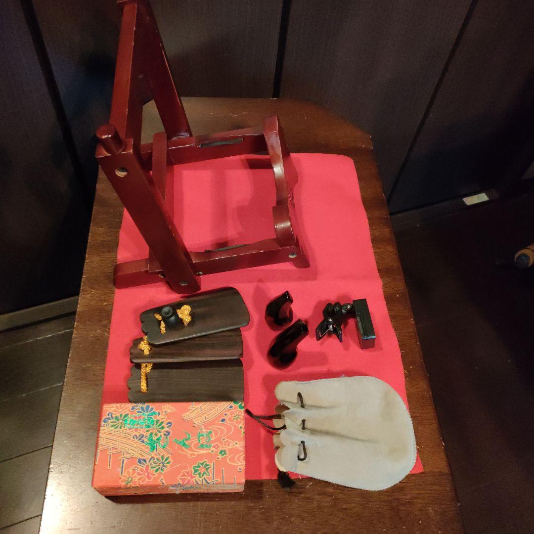 ☆三線本体、三線たて·チューナー·さんば·水牛ツメ☓2　おまけ…三線ケースセット