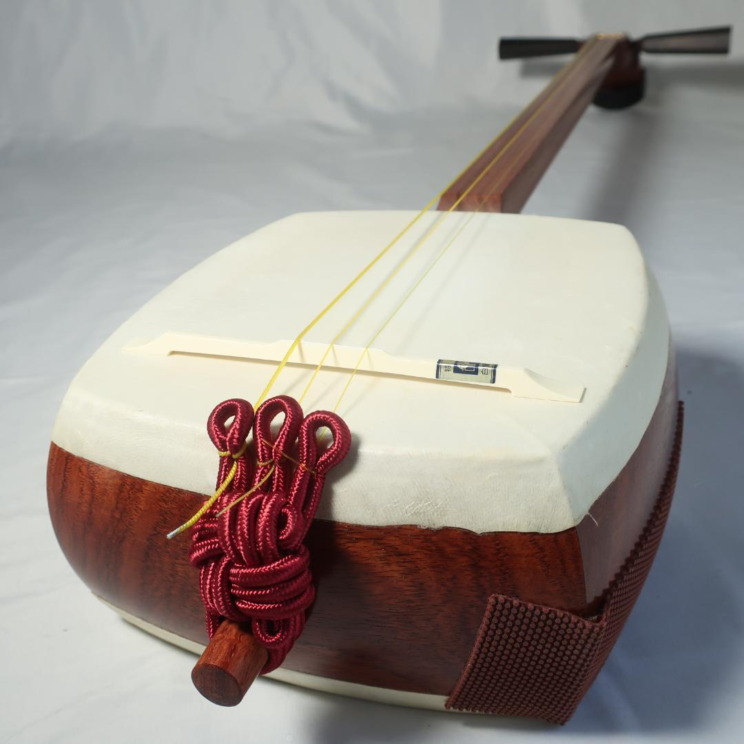 美品 津軽三味線 鼈甲撥 楽器ケース 予備弦 付属 和楽器