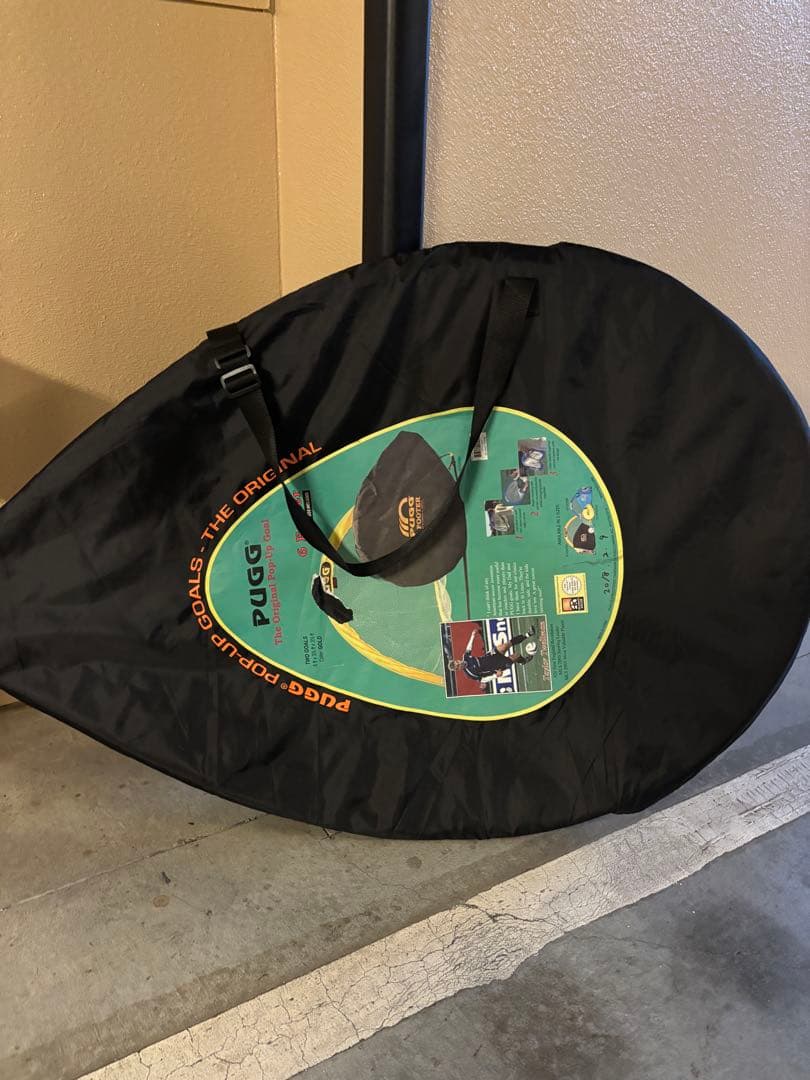 サッカーゴール　折りたたみ　PUGG