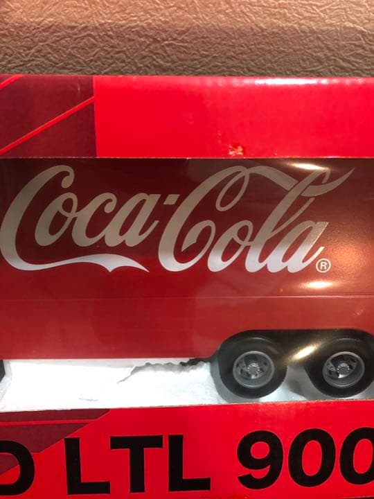 【限定1,000台】コカコーラ　トレーラー　ラジコン　フォード　1:32