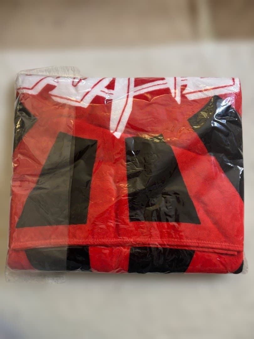 LOUDNESS ロゴ入りタオル 赤 黒