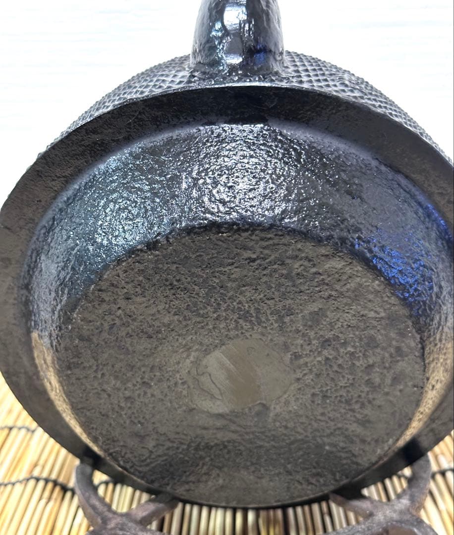 長期保管品　工房和秋金野 和秋作　１５型九重アラレ　南部鉄瓶　南部鉄器