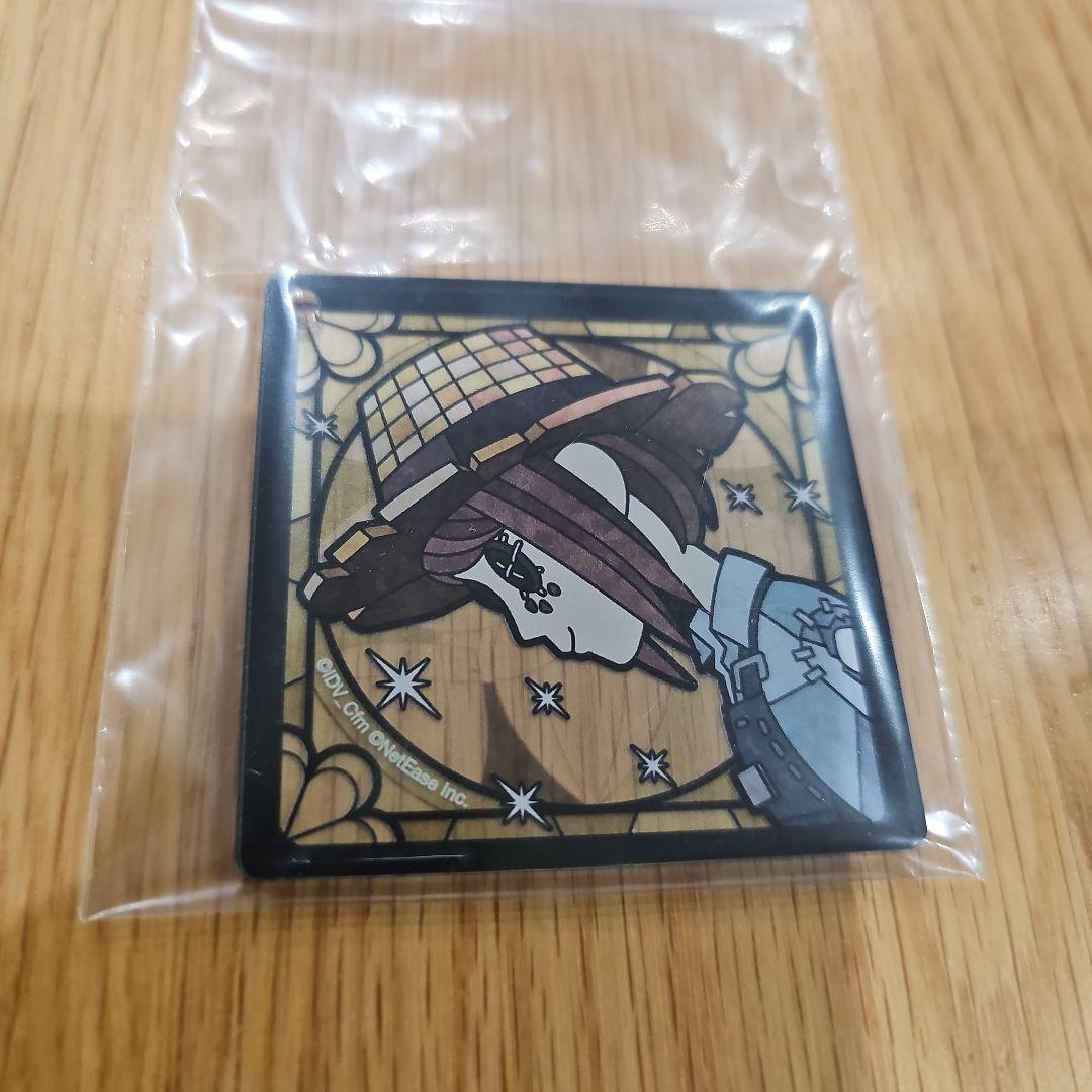 第５人格　ステンドグラスアクリルキーホルダー　庭師　エマ・ウッズ