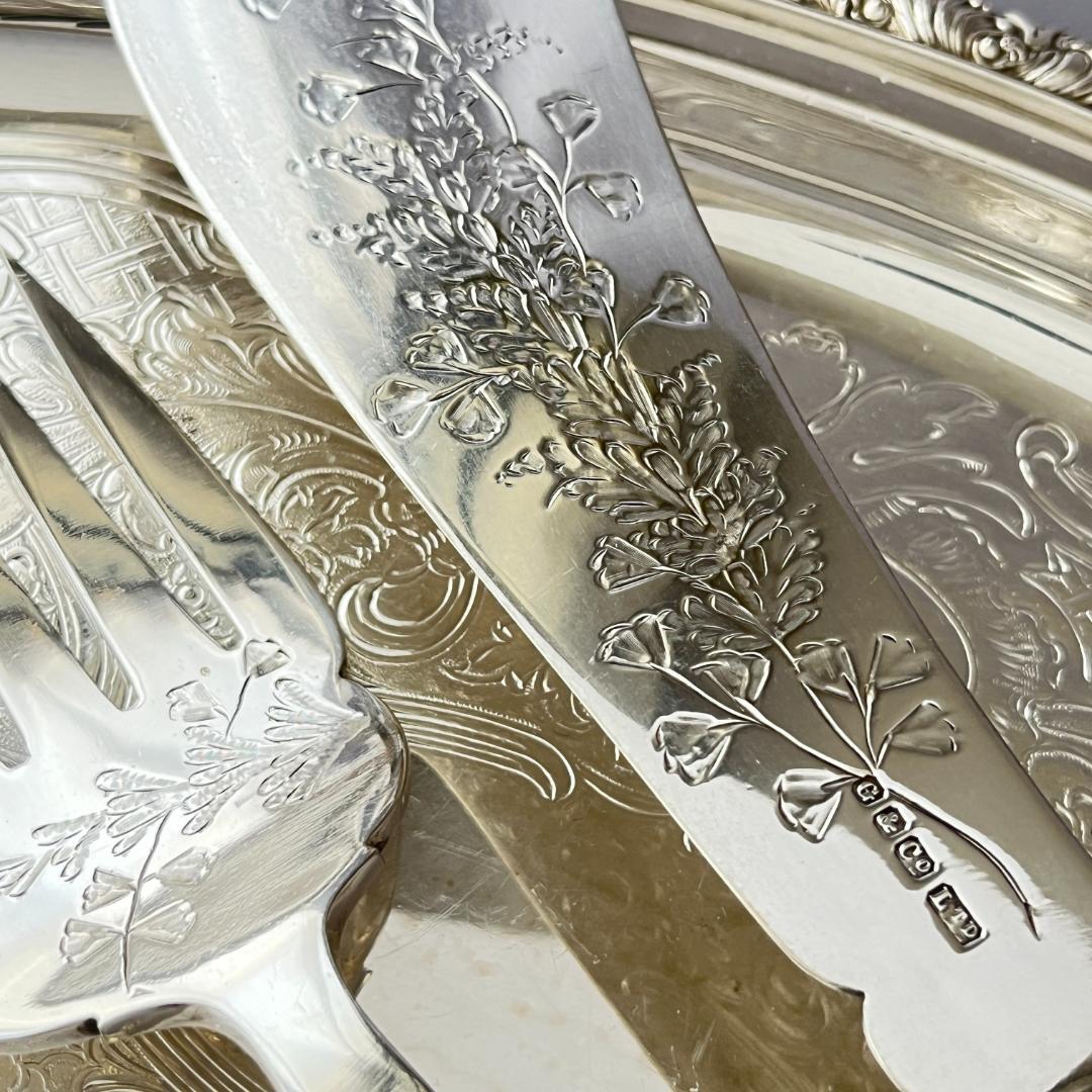 【Garrard & Co 】 ビクトリアンレリーフのサーバーセット 2本組