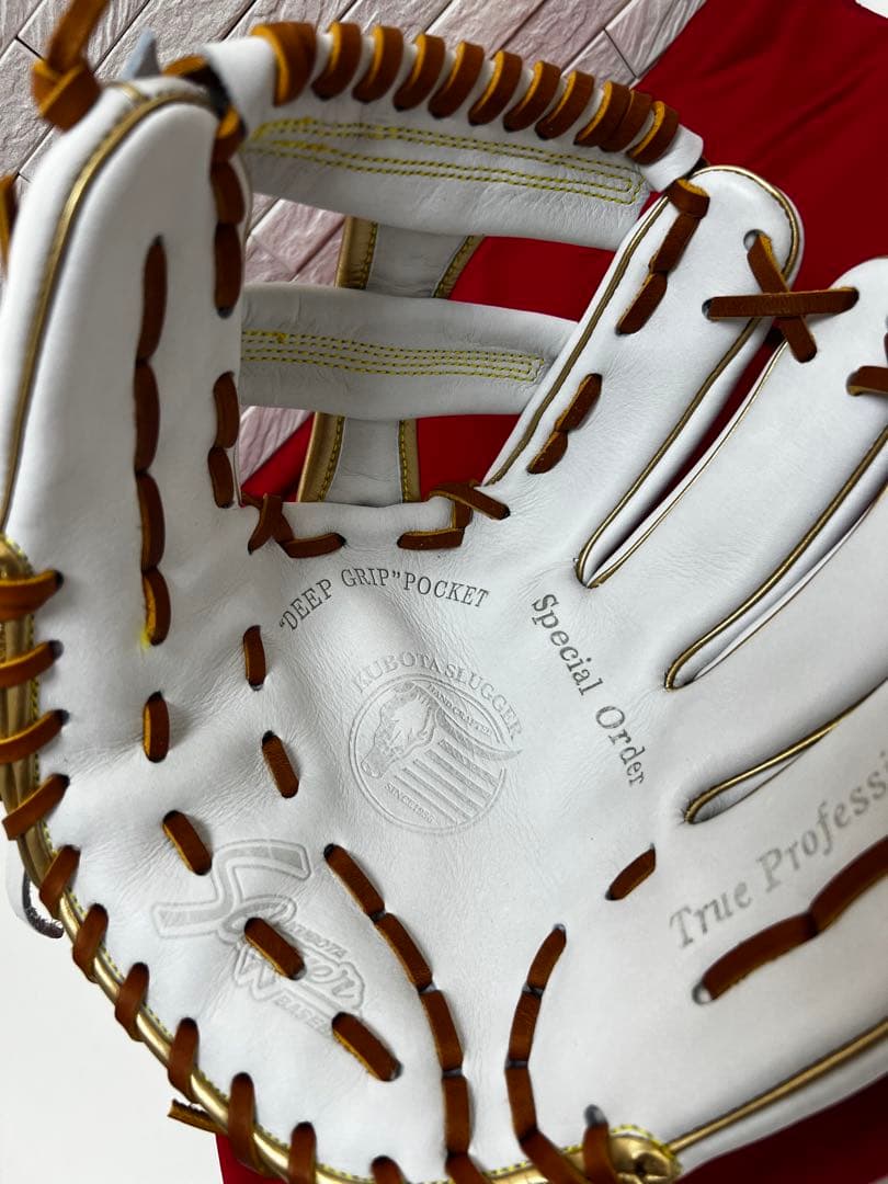 新品未使用Slugger 軟式グローブ ホワイト/ゴールド スラッガーオーダー