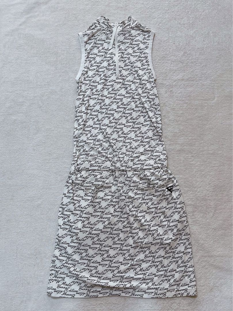 極美品　マスターバニー　 モックネック　ノースリーブワンピース　総柄　ホワイト