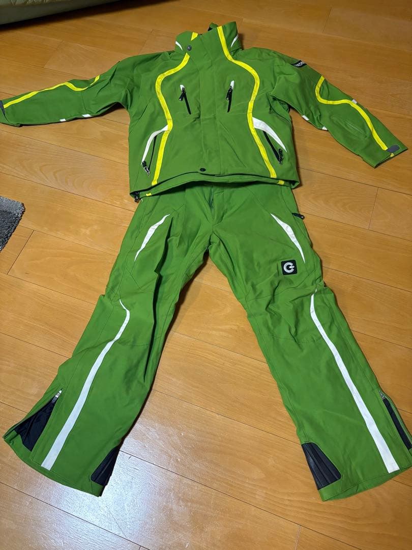 男子ジュニアスキーウェア⭐︎Goldwin