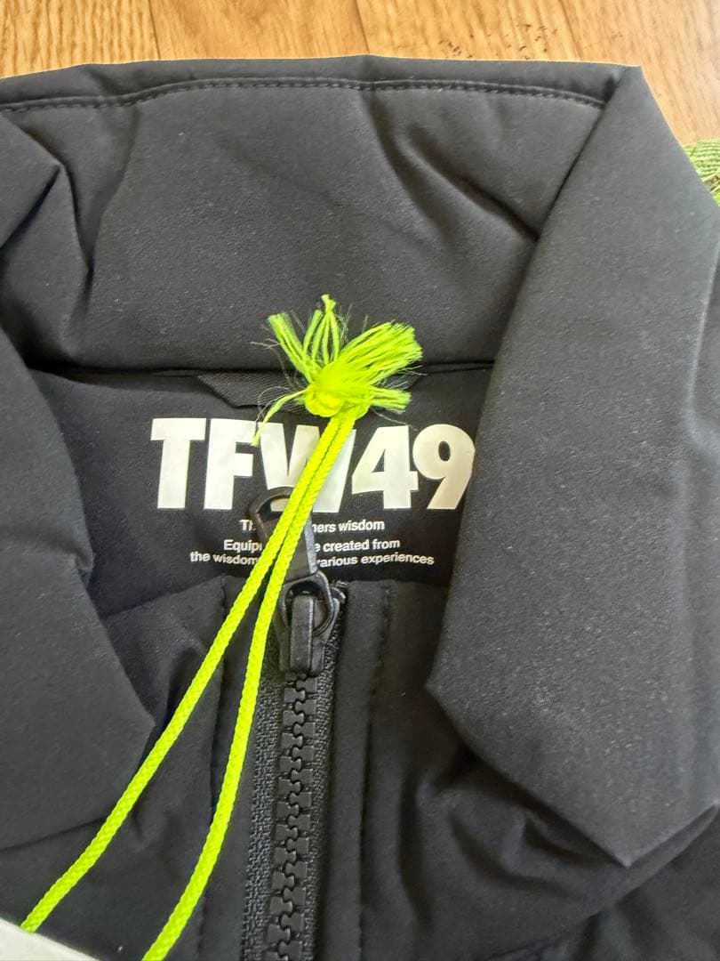 新品正規品【TFW49/XL】ダウン90%ダウンベスト中綿ジャケット防寒