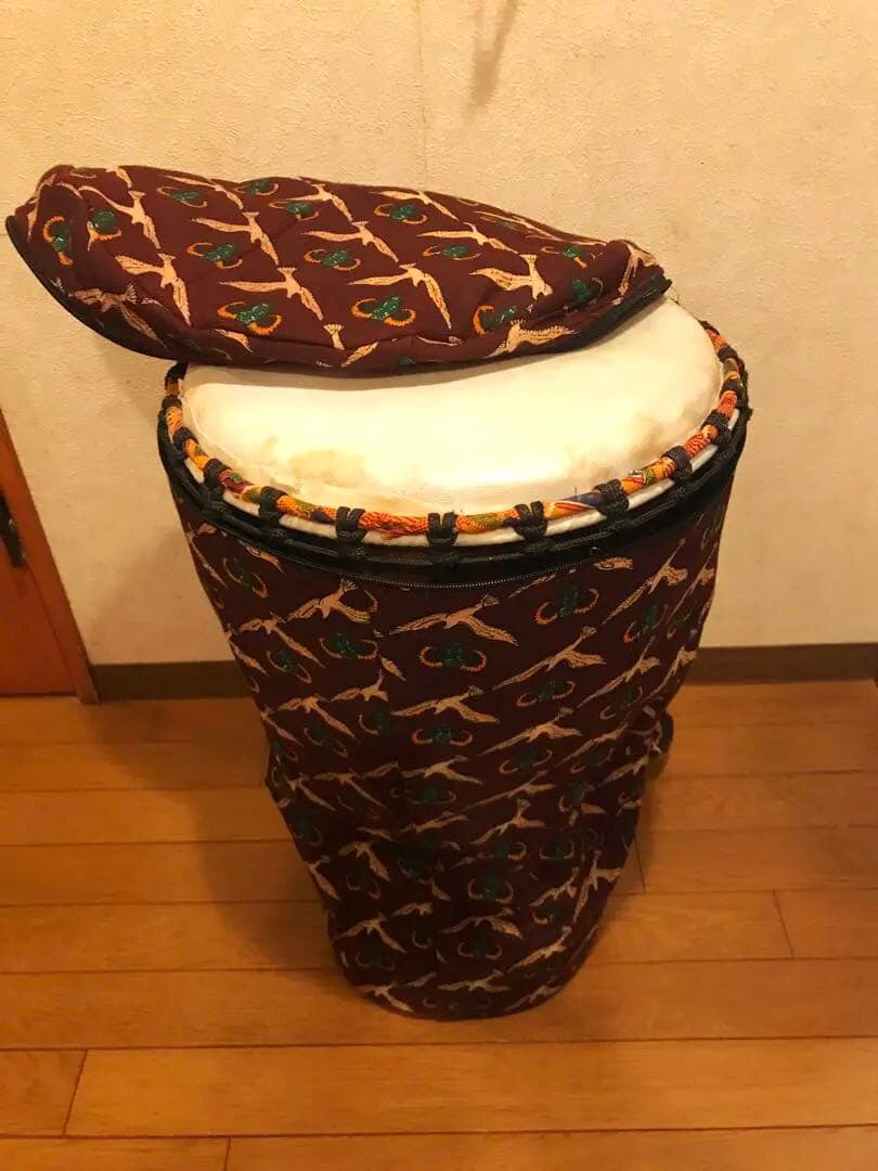 コートジボワール製ジェンベ (ケース付き)ご希望あれば化粧ロープもお付けします！