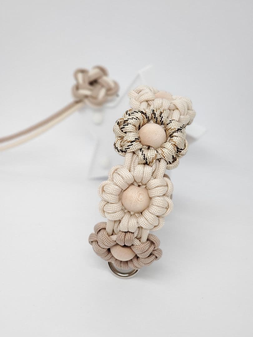 パラコード モノトーン花首輪