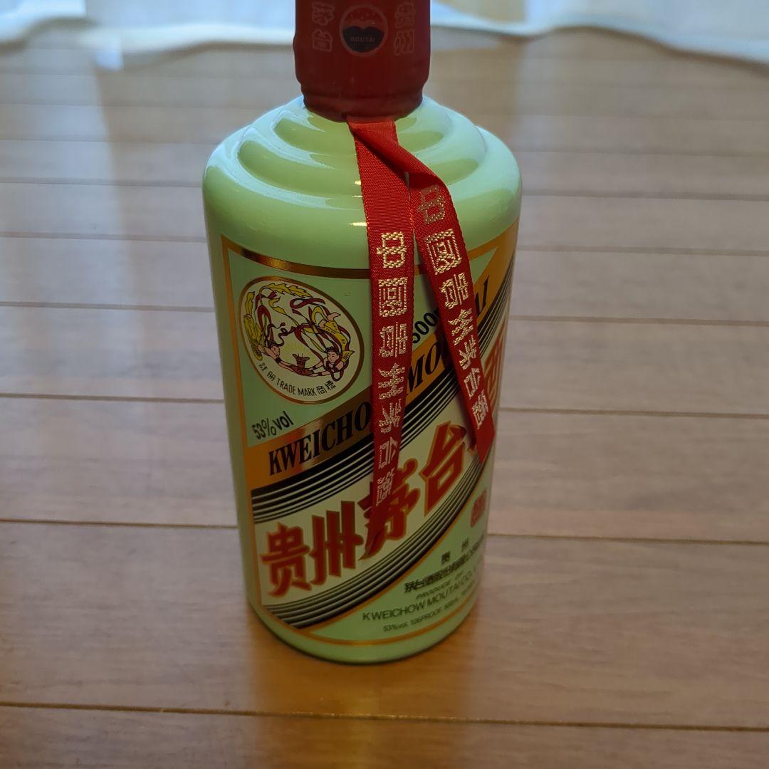 貴州茅台酒 マオタイ MOUTAI 2022 緑瓶　500ml グラス付き