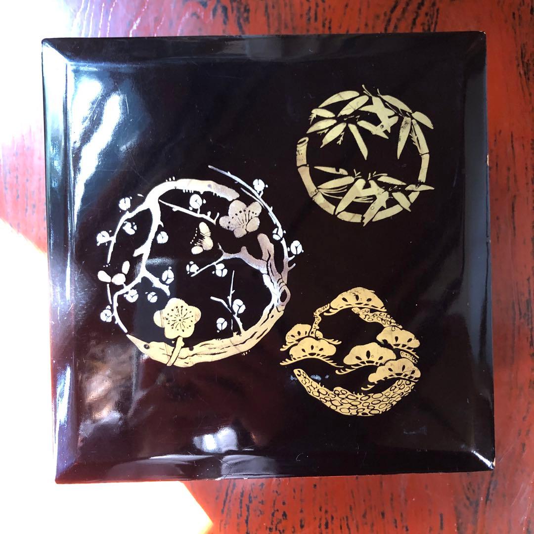 伝統的な木製黒塗 金松竹梅柄 二段重箱 漆器 伝統工芸 昭和初期 朱塗