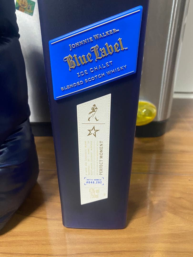 新品 ジョニーウォーカー ブルーラベル アイスシャレー 43% 750ml