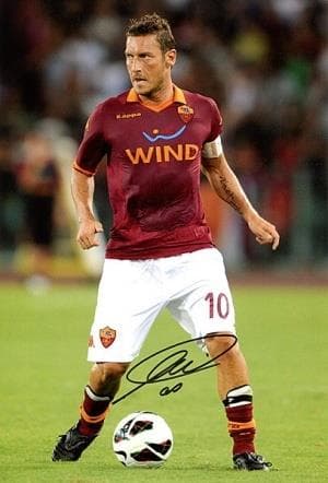 元イタリア代表　フランチェスコ・トッティ　 ASローマ 　　直筆サイン入りフォト