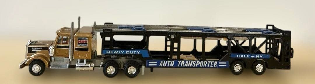 シンセイ爆走トラック群団、ケンウォースオートキャリア￼642