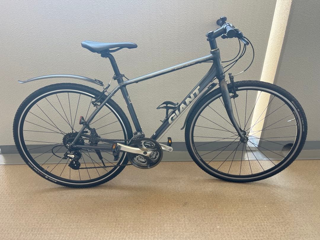 GIANT クロスバイク ESCAPE R3 カスタマイズ　S