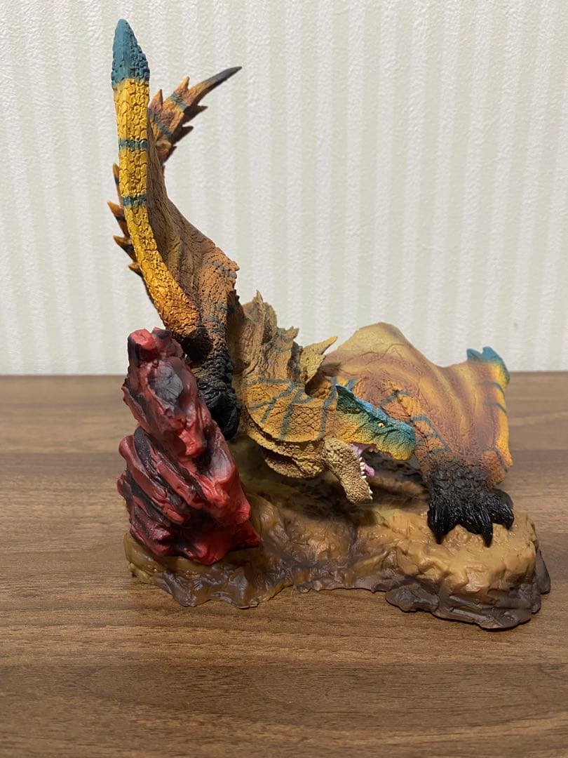 クリエイターズモデル　ティガレックス　フィギュア