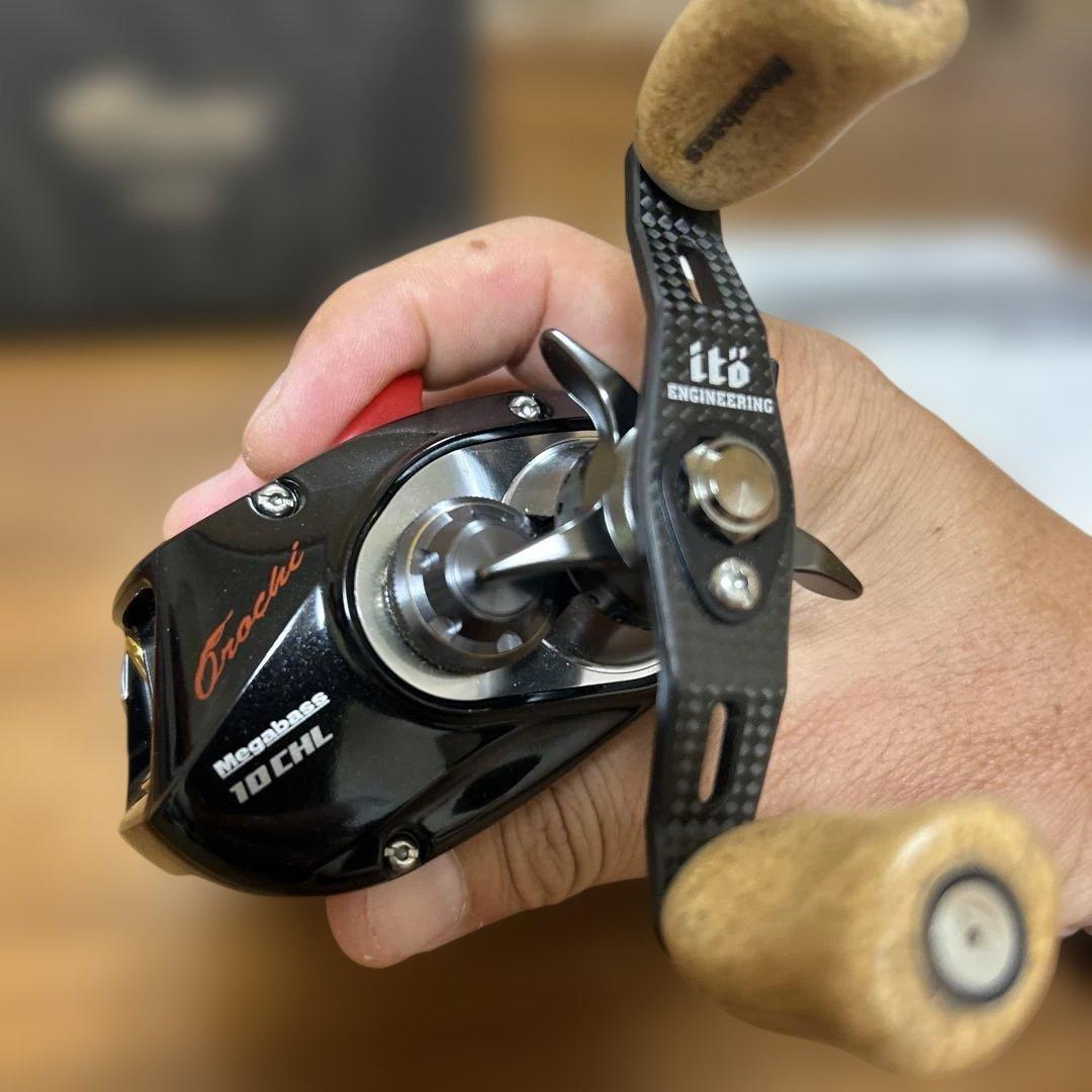 美品　Megabass Orochi 左巻きリール 7.1:1