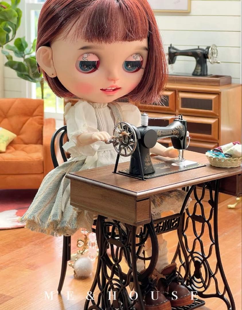 ミニチュア　ドール家具　ミシン　ドールハウス　1/6サイズ　ブライス